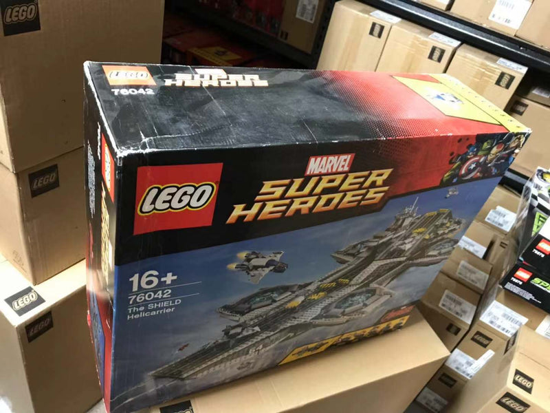 LEGO 76042 Marvel Super Heroes - The SHIELD Helicarrier Brand New and Sealed(Box Damage) - My Hobbies